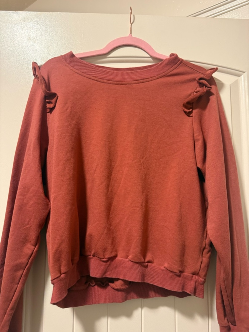 Ruffle Shoulder Pullover Sweatshirt - Rust